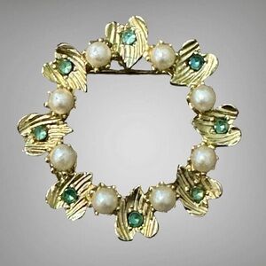 VINTAGE HEART WREATH BROOCH